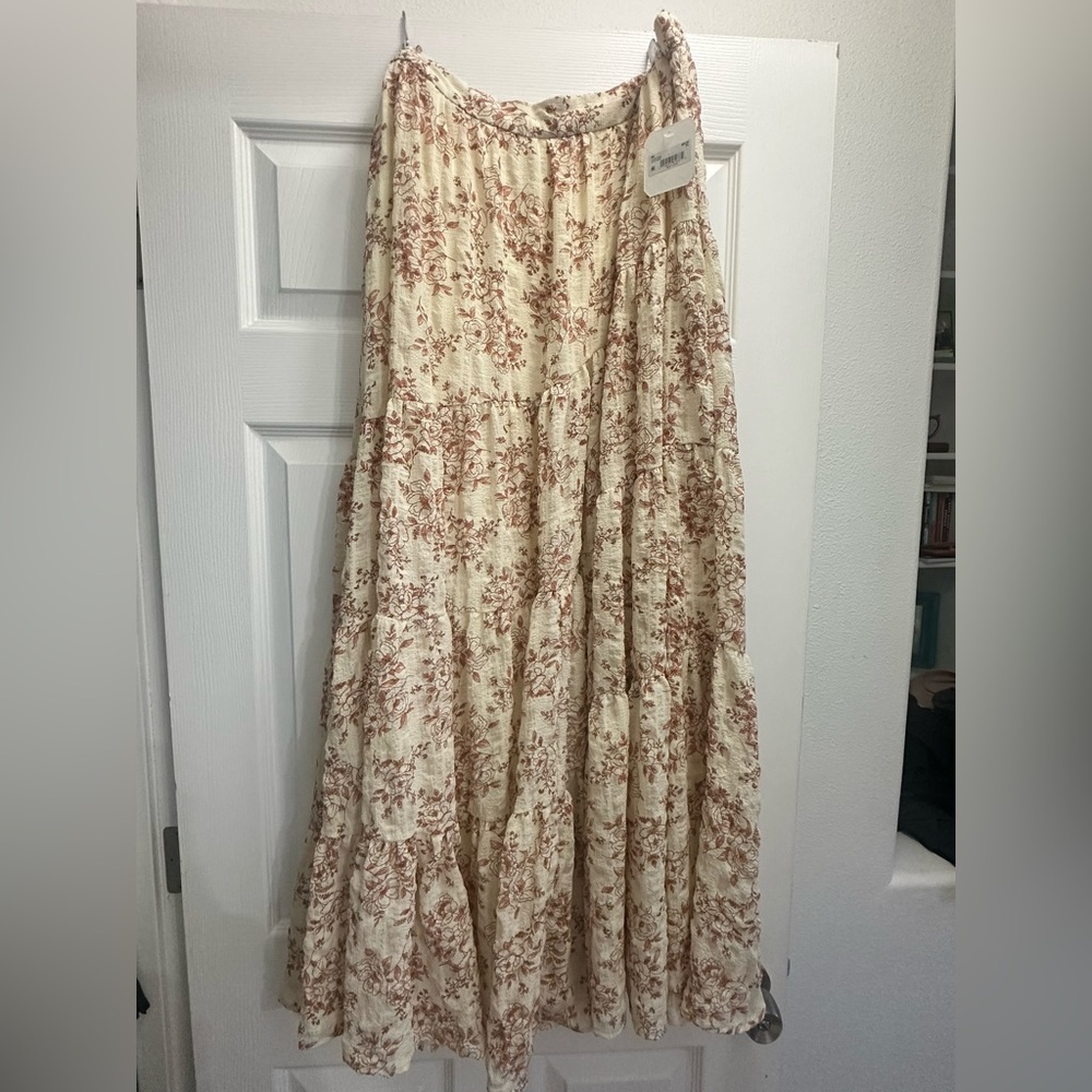 Ivory and rust floral maxi skirt from altar’d state, size XL, new with tags.